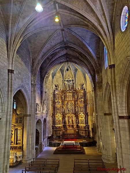 Iglesia fortificada de Santa María