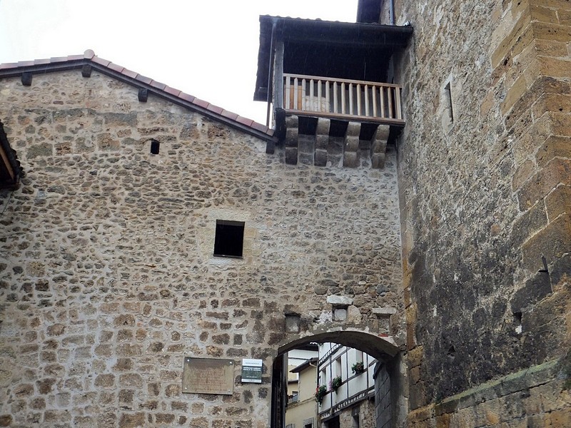 Muralla urbana de Antoñana