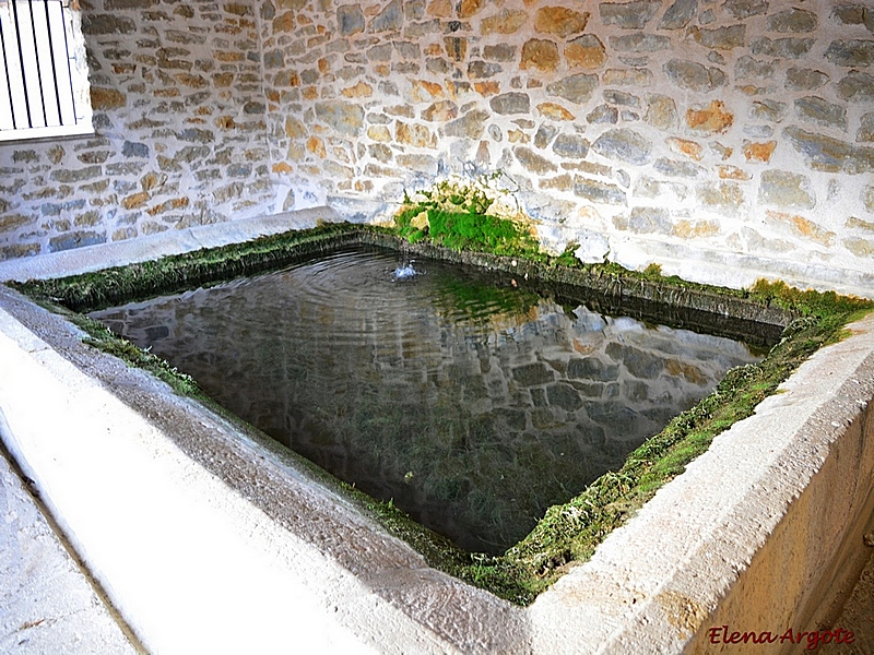 Fuente-abrevadero-lavadero de Oteo