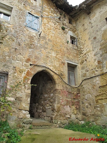 Muralla urbana de Kontrasta