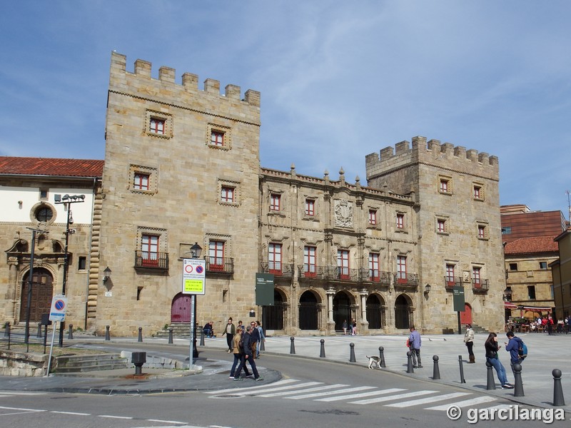 Palacio fortificado de Revillagigedo