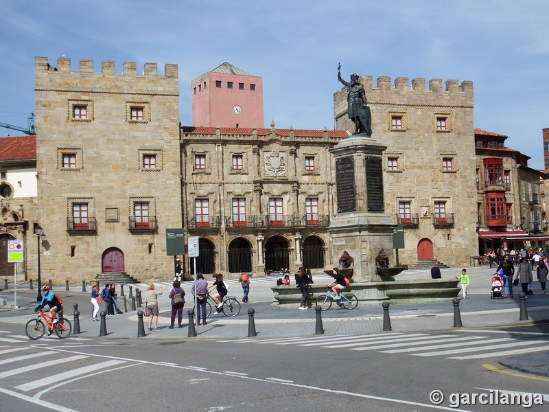 Palacio fortificado de Revillagigedo