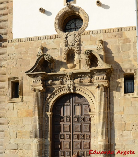 Palacio fortificado de Revillagigedo