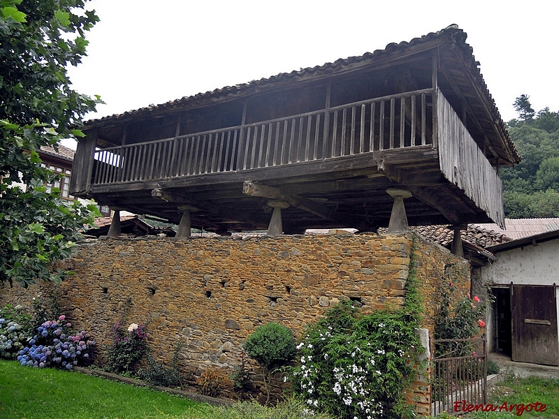 Panera de Bárcena del Monasterio