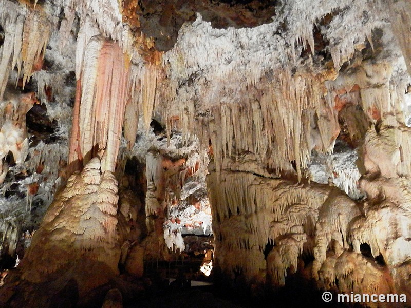 Cuevas del Cerro del Águila