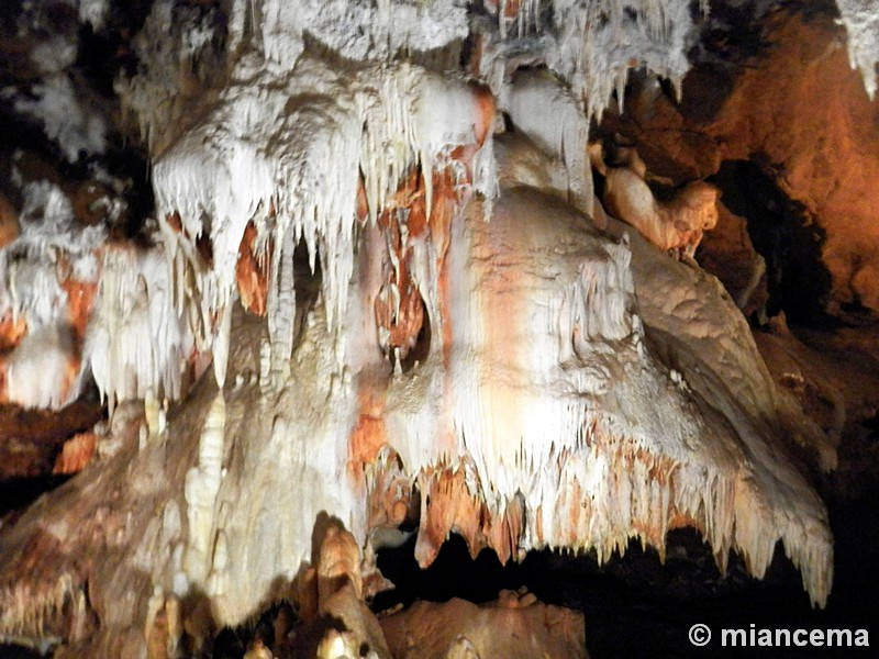 Cuevas del Cerro del Águila