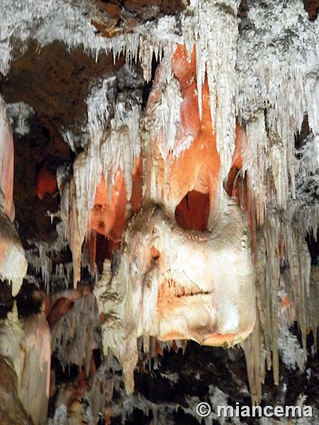 Cuevas del Cerro del Águila