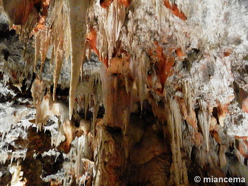 Cuevas del Cerro del Águila