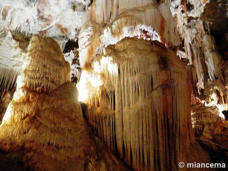 Cuevas del Cerro del Águila