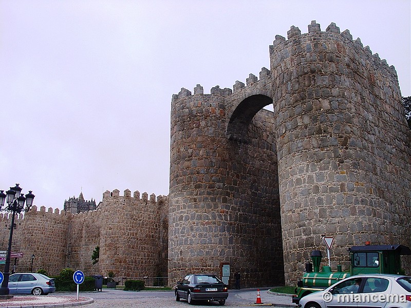 Puerta de San Vicente