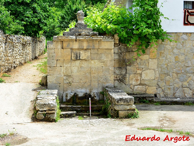 Fuente y abrevadero de Valpuesta