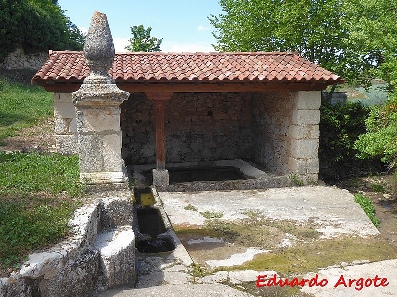 Lavadero, fuente y abrevadero de Arana