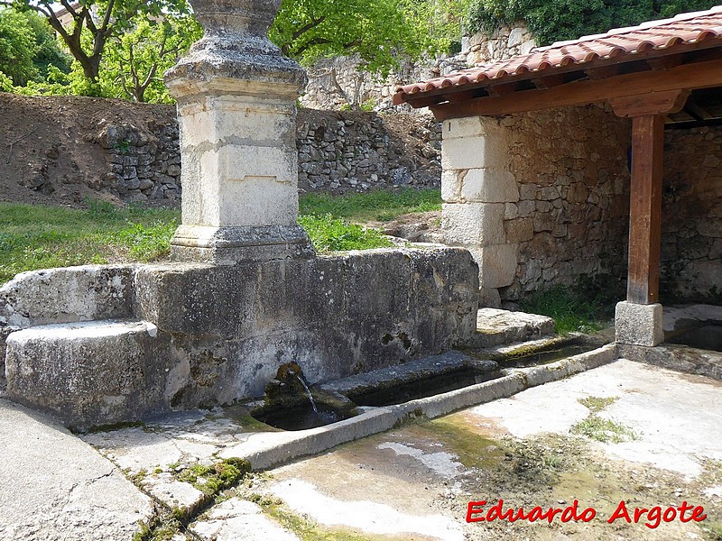 Lavadero, fuente y abrevadero de Arana