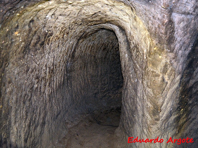 Ermita rupestre de Arroyuelos