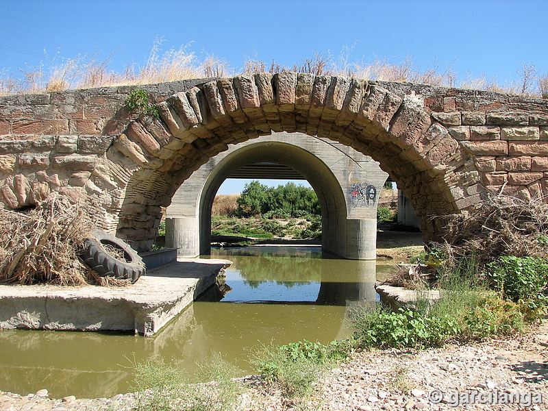 Puente romano sobre el río Salado