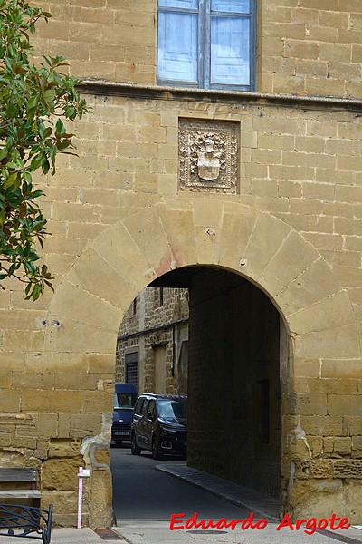 Palacio fortificado de los Urriés