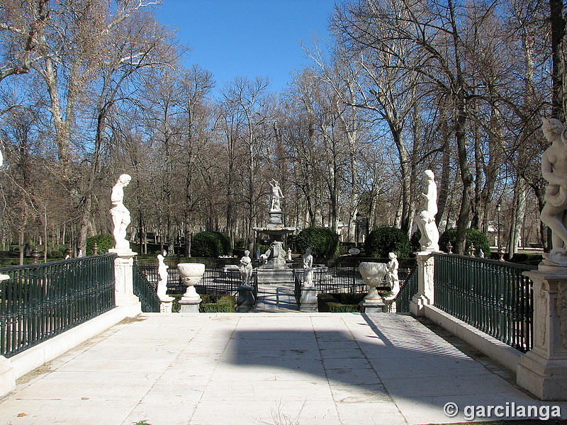 Puente de las Estatuas