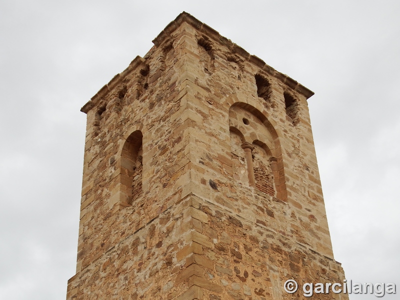 Campanario de la antigua iglesia