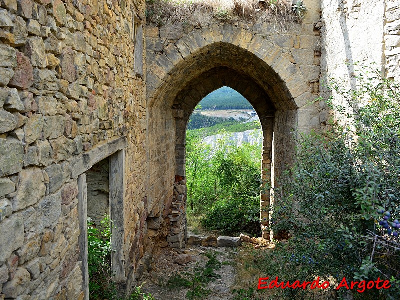 Muralla urbana de Tiermas